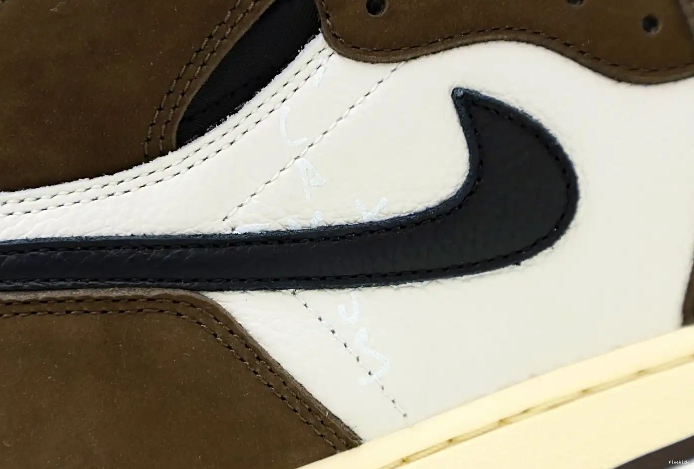 SCOTT 'MOCHA' HIGH 1 AIR OG RETRO JORDAN X TRAVIS 0424